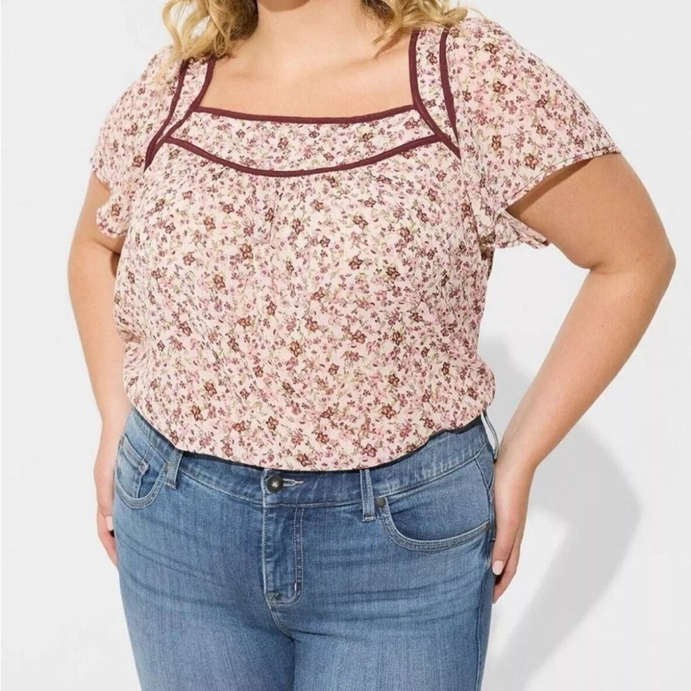 Torrid Floral Crinkle Chiffon Flutter Sleeve Top with Gold size 3 NEW NWT